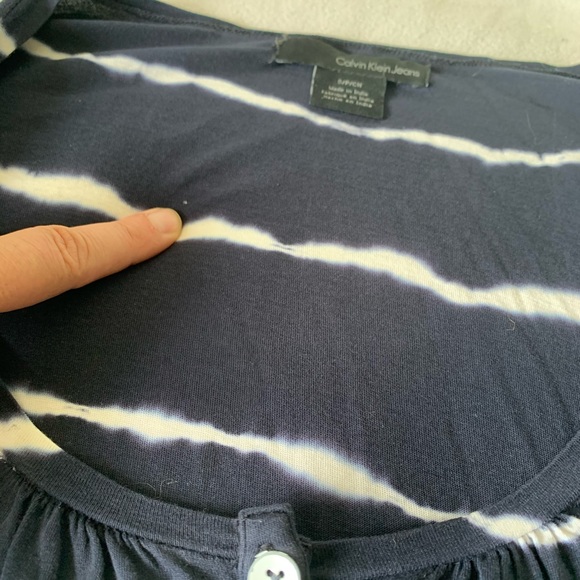Calvin Klein Tie Dye 3/4 Sleeve Top with Buttons - Picture 7 of 13